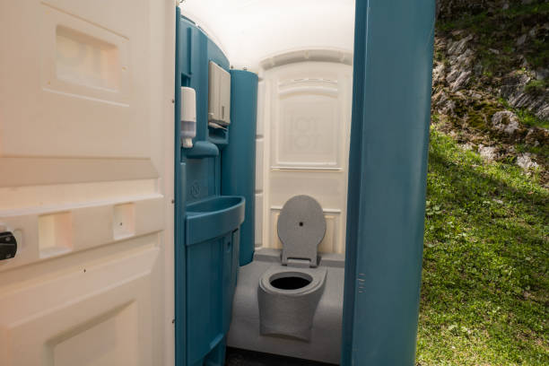 Best Sanitation services for porta potties  in Lake Pocotopaug, CT
